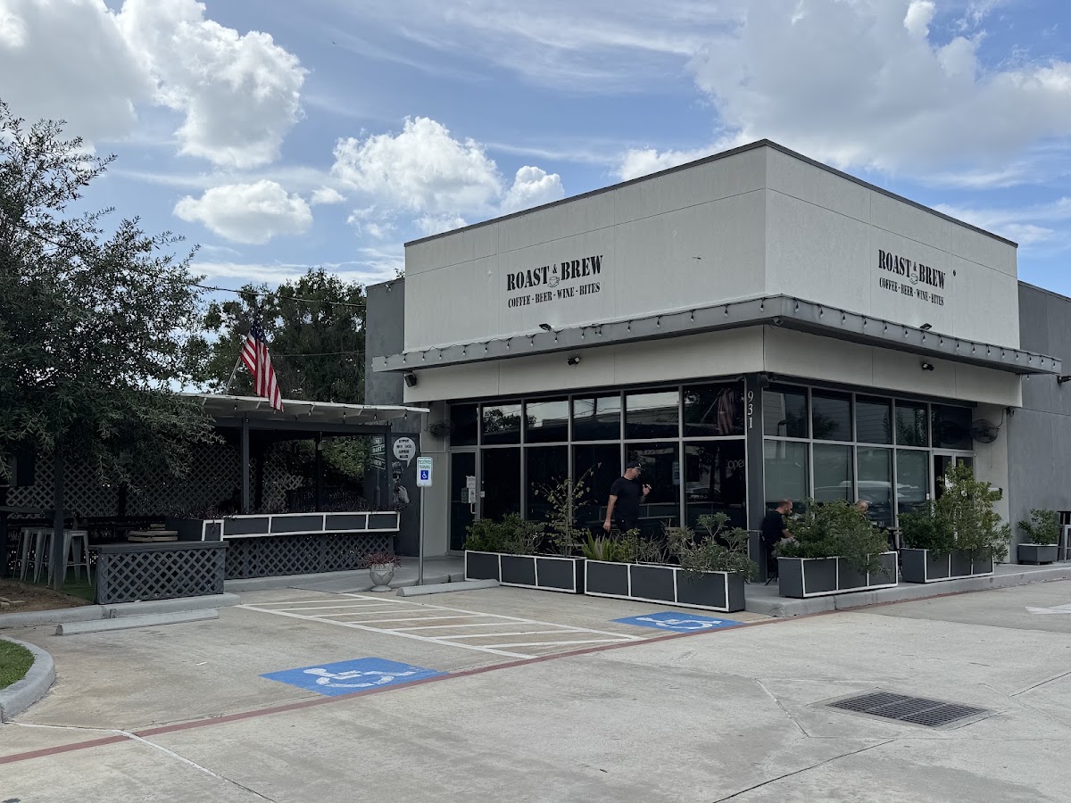 Roast & Brew — Cafe